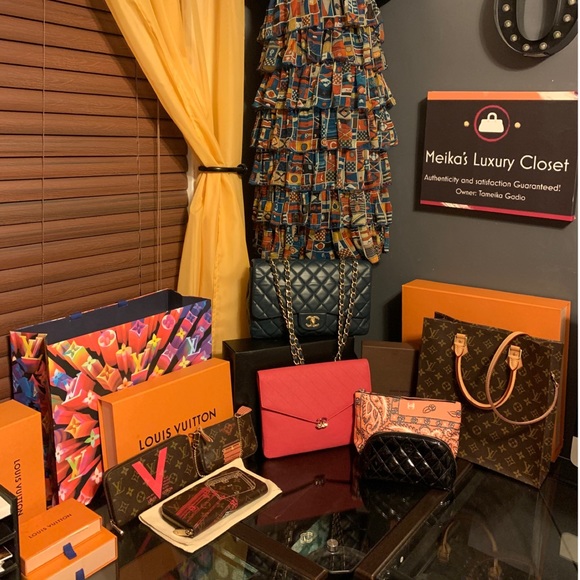 💞Authenticity guaranteed💕Meika’s Luxury Closet - Picture 3 of 5